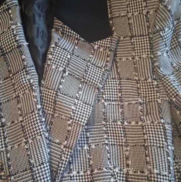 Karl Lagerfeld Paris Plaid Black and Gray Blazer Size 12 NWOT P2P 20